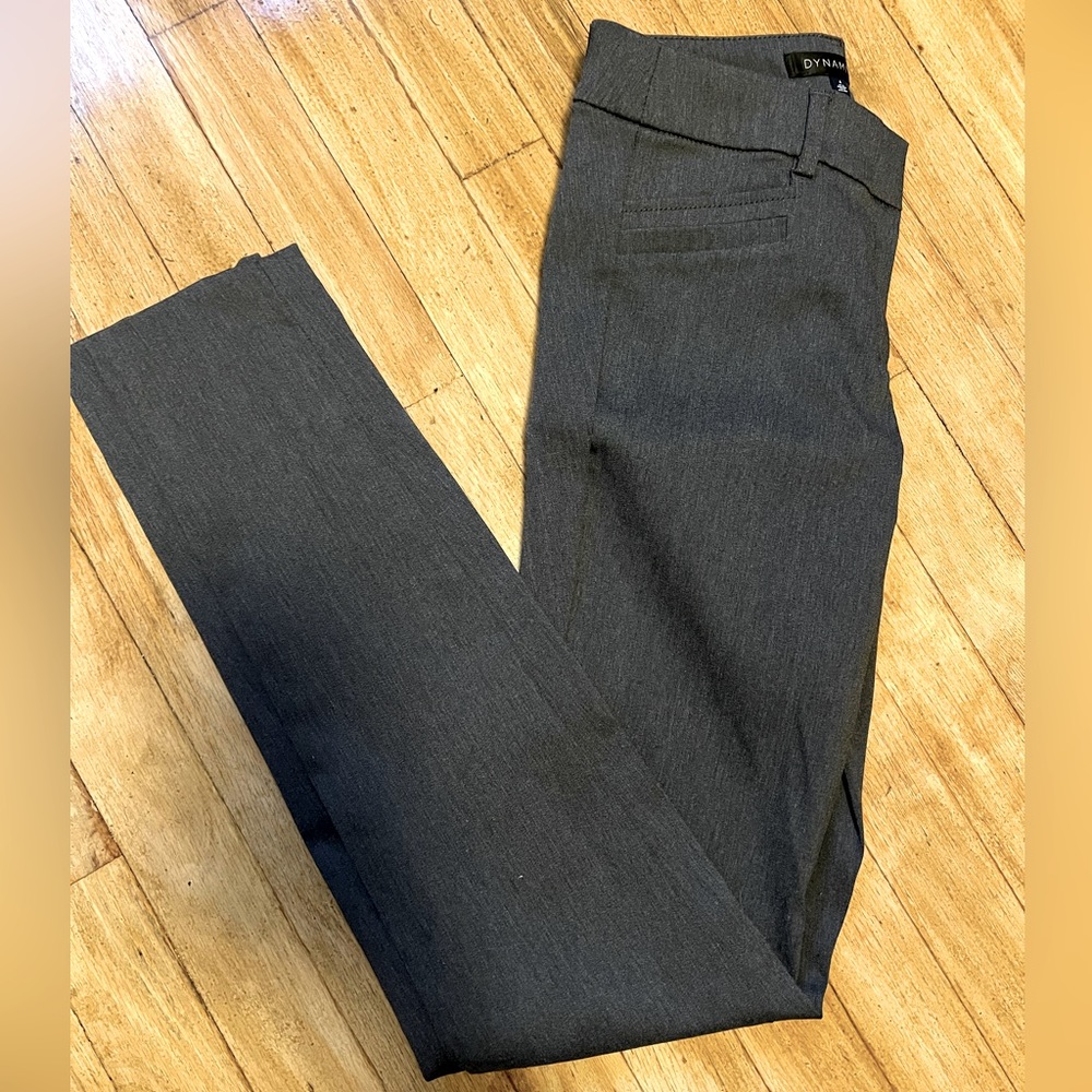 Adorable Dynamite work pants, grey, size 4 with gorgeous pocket detail.